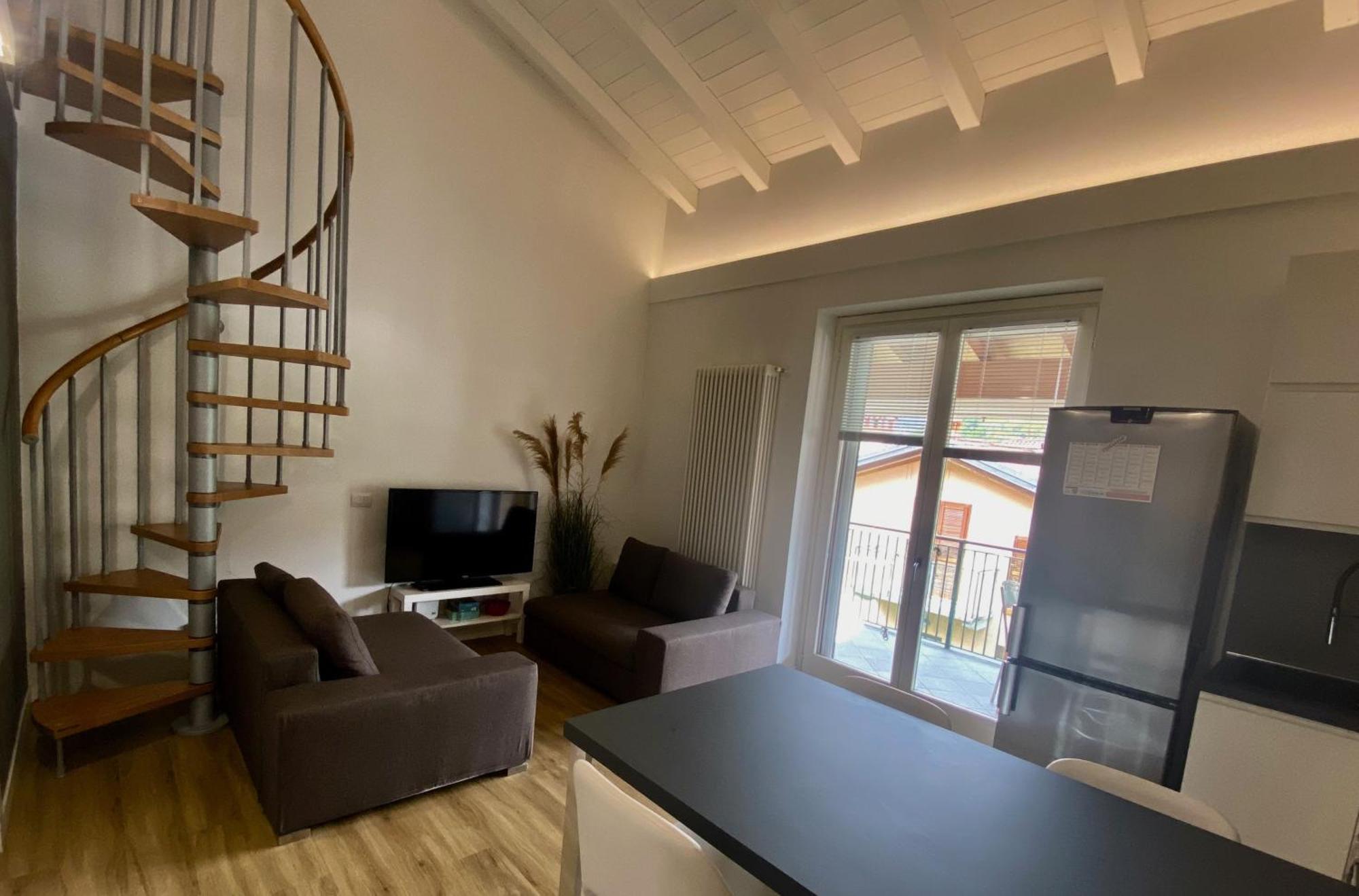 Modern Apartment With Terrace And Mezzanine Floor Colico Zewnętrze zdjęcie